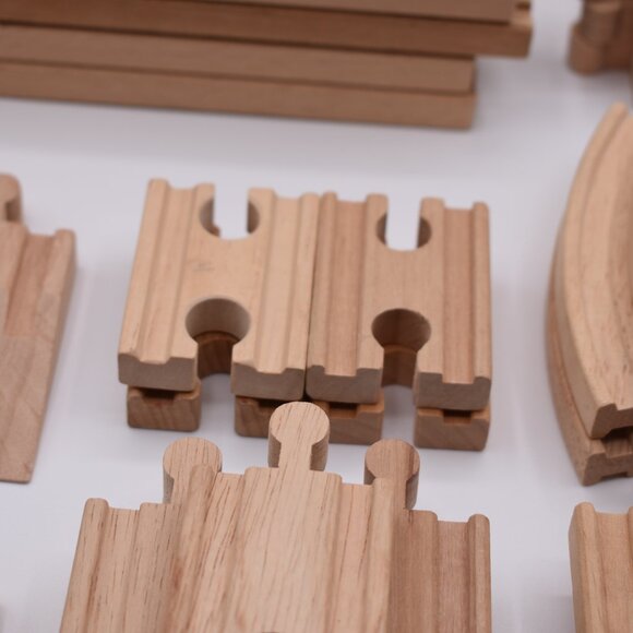 Lot of 45 Wooden Trains Tracks Ascending Descending Curved Connectors Straight - Picture 8 of 15
